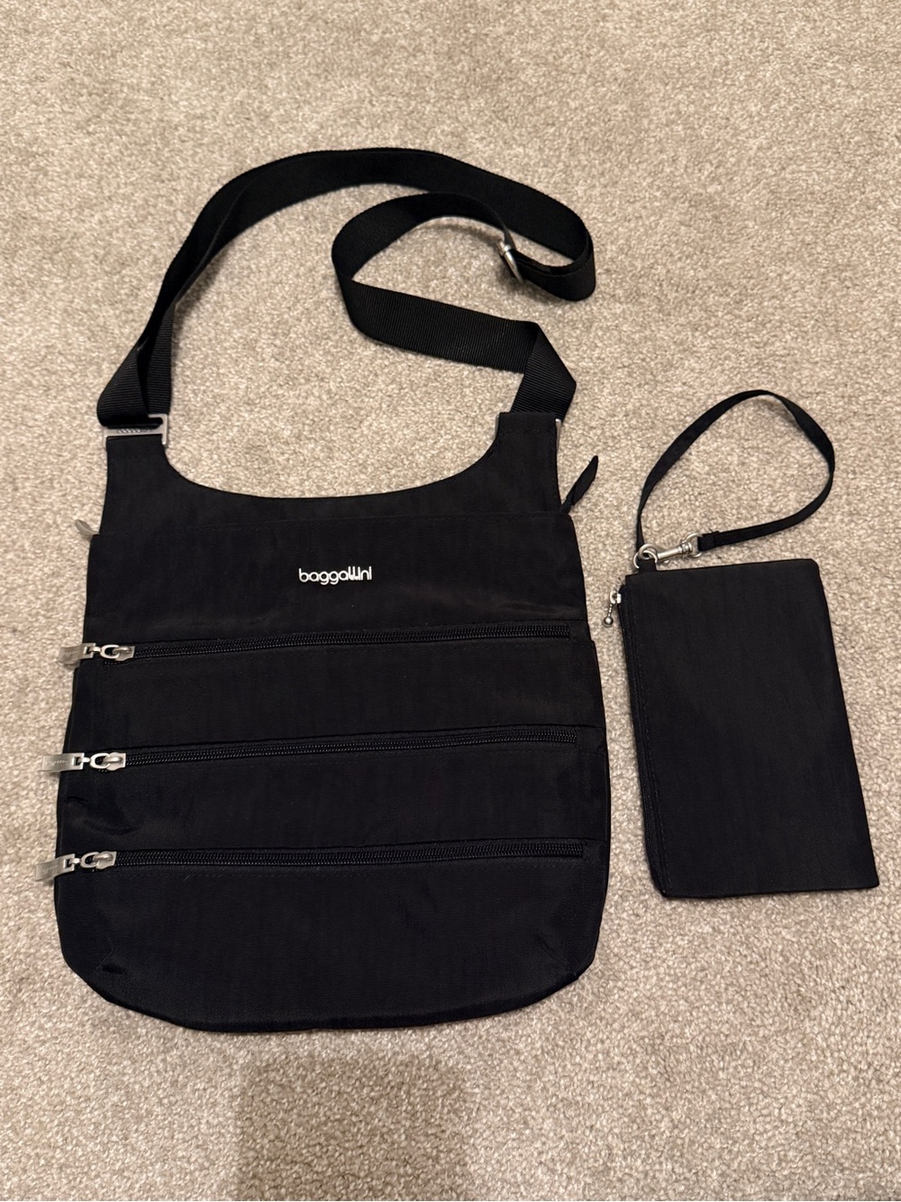 Baggallini Big Zipper Crossbody Black Nylon Travel Messenger Bag RFID Wristlet